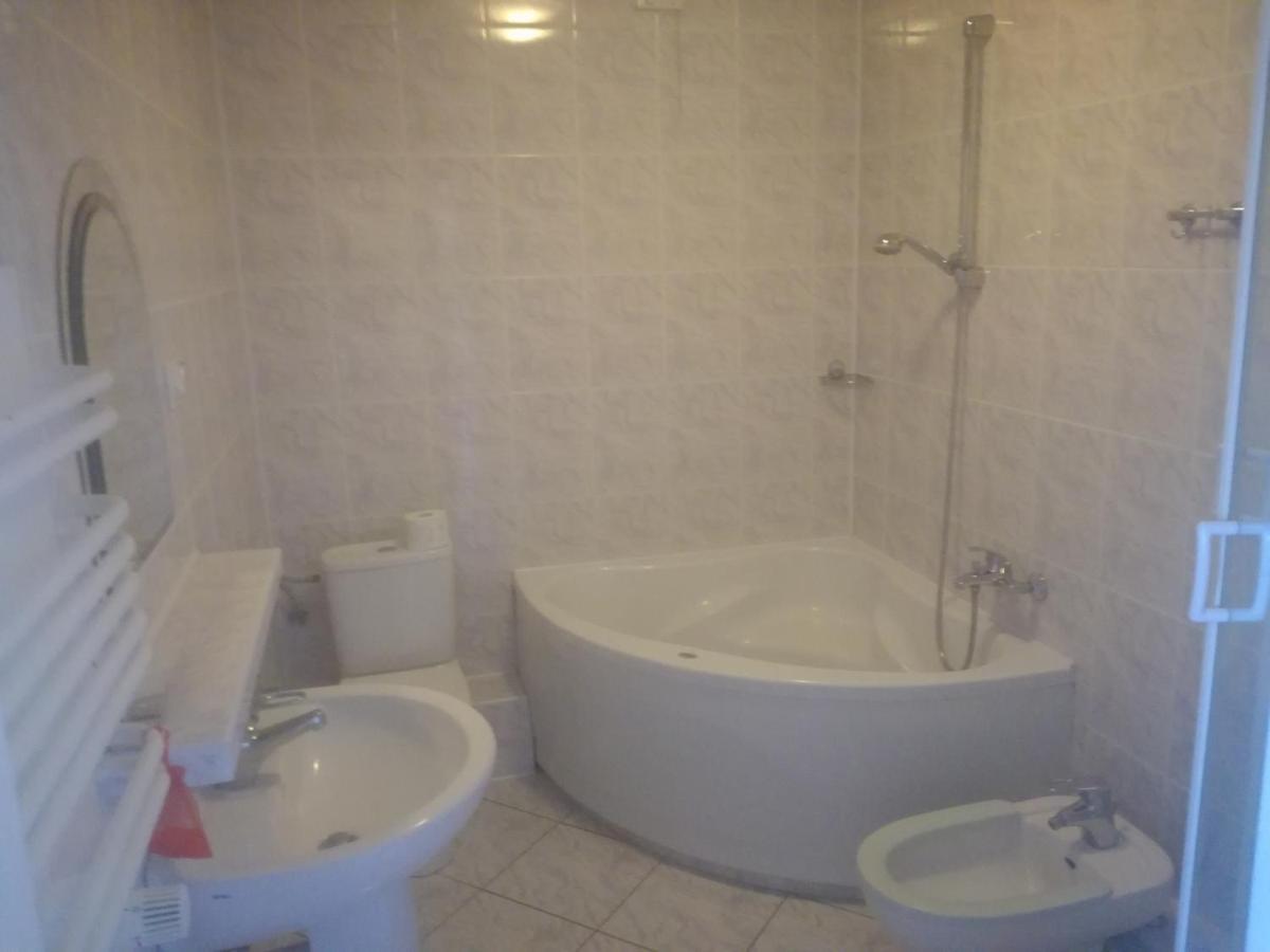 Restauracja - Hotel Nova Skepe Dış mekan fotoğraf